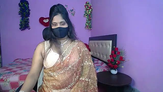 Snapshot of Hot_Maleka chatting on 06-07-26, 05:07 Hot Maleka online show from 06-07-26, 05:07