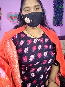 Snapshot of Hot_Maleka chatting on 11-29-25, 04:07 Hot Maleka online show from 11-29-25, 04:07