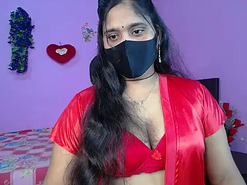 Snapshot of Hot_Maleka chatting on 04-17-26, 04:43 Hot Maleka online show from 04-17-26, 04:43