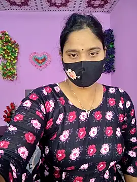 Snapshot of Hot_Maleka chatting on 11-07-25, 04:11 Hot Maleka online show from 11-07-25, 04:11