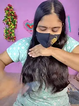 Snapshot of Hot_Maleka chatting on 12-20-25, 01:41 Hot Maleka online show from 12-20-25, 01:41