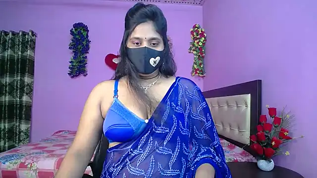 Snapshot of Hot_Maleka chatting on 06-08-26, 05:02 Hot Maleka online show from 06-08-26, 05:02