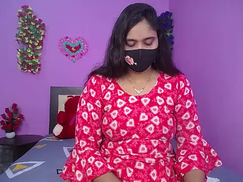 Snapshot of Hot_Maleka chatting on 10-31-25, 02:41 Hot Maleka online show from 10-31-25, 02:41