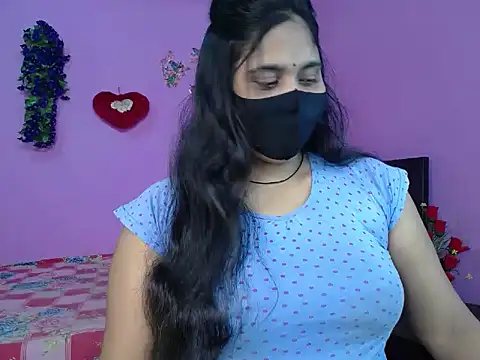 Snapshot of Hot_Maleka chatting on 04-18-26, 04:42 Hot Maleka online show from 04-18-26, 04:42