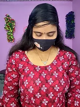 Snapshot of Hot_Maleka chatting on 11-10-25, 03:17 Hot Maleka online show from 11-10-25, 03:17