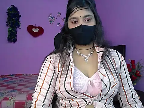 Snapshot of Hot_Maleka chatting on 05-25-26, 05:11 Hot Maleka online show from 05-25-26, 05:11