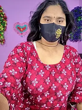 Snapshot of Hot_Maleka chatting on 12-18-25, 01:22 Hot Maleka online show from 12-18-25, 01:22