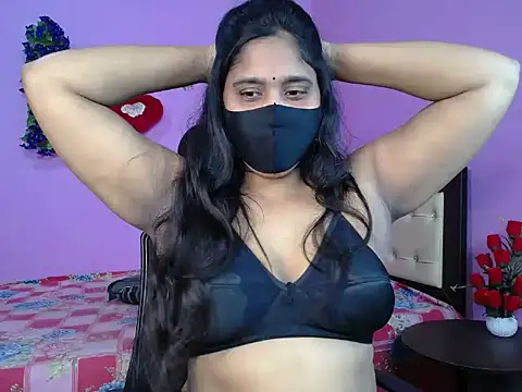 Snapshot of Hot_Maleka chatting on 04-18-26, 07:07 Hot Maleka online show from 04-18-26, 07:07