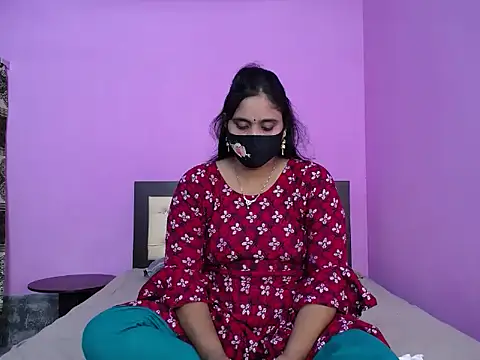 Snapshot of Hot_Maleka chatting on 10-23-25, 03:21 Hot Maleka online show from 10-23-25, 03:21