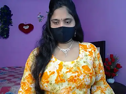 Snapshot of Hot_Maleka chatting on 05-06-26, 04:33 Hot Maleka online show from 05-06-26, 04:33