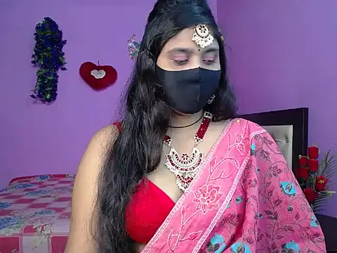 Snapshot of Hot_Maleka chatting on 05-18-26, 04:45 Hot Maleka online show from 05-18-26, 04:45