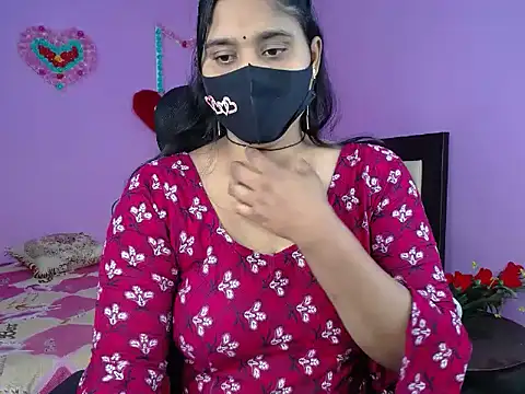 Snapshot of Hot_Maleka chatting on 02-21-26, 04:31 Hot Maleka online show from 02-21-26, 04:31