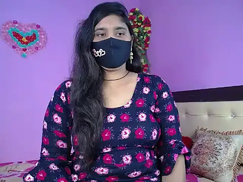 Snapshot of Hot_Maleka chatting on 02-04-26, 04:13 Hot Maleka online show from 02-04-26, 04:13