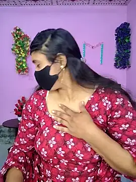 Snapshot of Hot_Maleka chatting on 11-08-25, 03:48 Hot Maleka online show from 11-08-25, 03:48