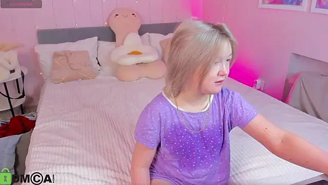 Sara Robinson online show from 04-21-26, 02:51