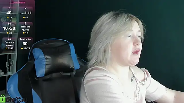 Snapshot of Sara_Robinson chatting on 06-16-26, 04:34 Sara Robinson online show from 06-16-26, 04:34