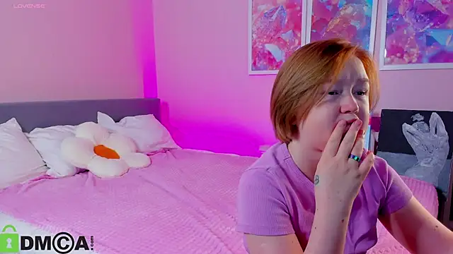 Sara Robinson online show from 11-12-25, 02:59