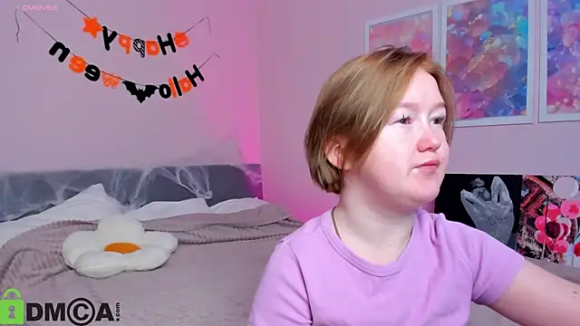 Sara Robinson online show from 10-29-25, 02:32