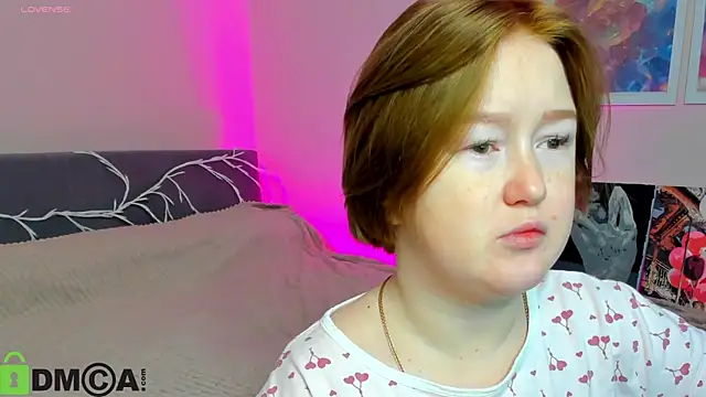 Sara Robinson online show from 10-23-25, 02:21