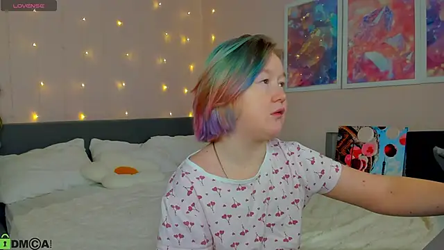 Sara Robinson online show from 01-12-26, 02:40