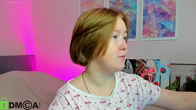 Sara Robinson online show from 10-25-25, 02:44