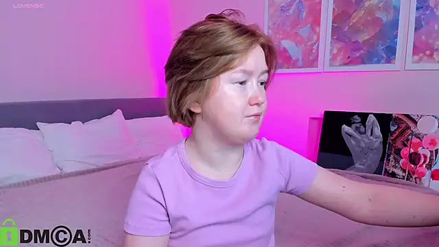 Sara Robinson online show from 10-26-25, 02:23