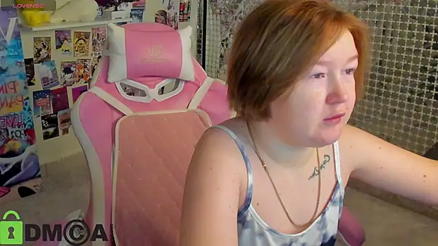 Sara Robinson online show from 11-10-25, 02:27