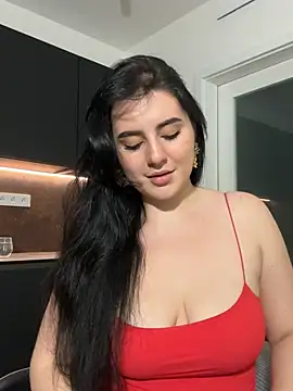 Snapshot of Evelyn___Sweet chatting on 05-13-26, 07:32 Evelyn Sweet online show from 05-13-26, 07:32