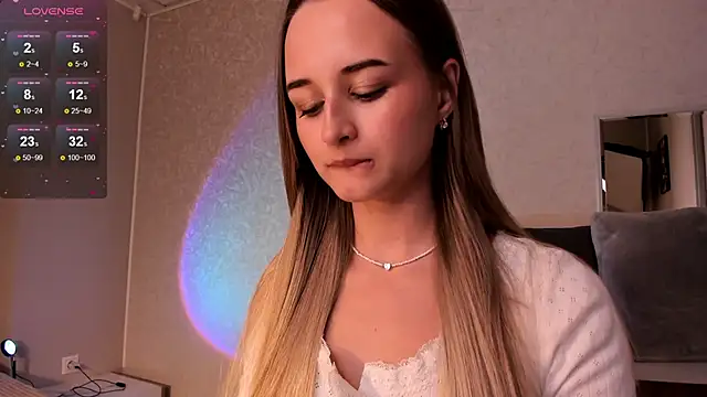 Tiffanyhunt online show from 10-23-25, 01:32