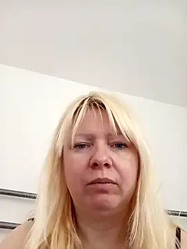 Lauri scherri online show from 05-18-26, 07:24
