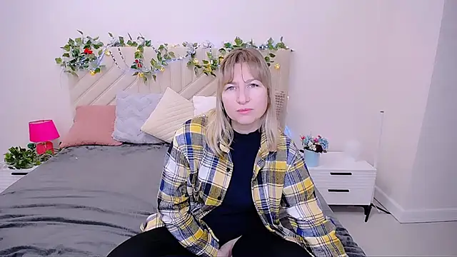 Incredible Ariela online show from 10-26-25, 05:52