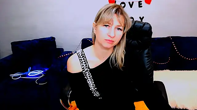 Snapshot of Incredible_Ariela chatting on 09-27-25, 09:26 Incredible Ariela online show from 09-27-25, 09:26