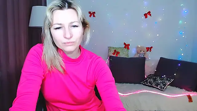 Snapshot of Incredible_Ariela chatting on 02-14-25, 11:53 Incredible Ariela online show from 02-14-25, 11:53