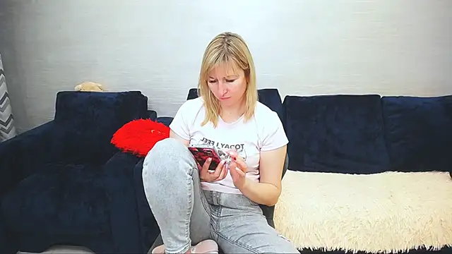 Incredible Ariela online show from 07-10-26, 01:22