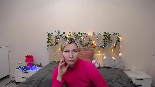 Snapshot of Incredible_Ariela chatting on 02-21-25, 12:38 Incredible Ariela online show from 02-21-25, 12:38
