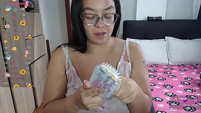 Snapshot of miia-big1boobs_ chatting on 03-03-25, 02:49 miia-big1boobs  online show from 03-03-25, 02:49