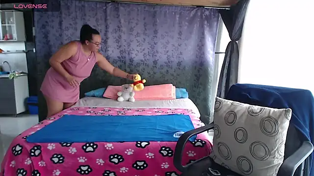 Snapshot of miia-big1boobs_ chatting on 09-14-25, 02:28 miia-big1boobs  online show from 09-14-25, 02:28