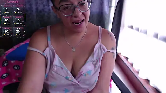 Snapshot of miia-big1boobs_ chatting on 09-11-25, 02:06 miia-big1boobs  online show from 09-11-25, 02:06