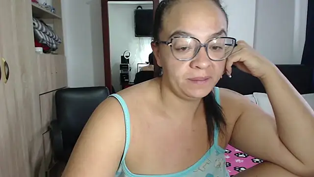 Snapshot of miia-big1boobs_ chatting on 03-06-25, 12:19 miia-big1boobs  online show from 03-06-25, 12:19