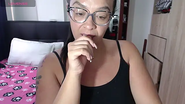 Snapshot of miia-big1boobs_ chatting on 02-12-25, 10:15 miia-big1boobs  online show from 02-12-25, 10:15