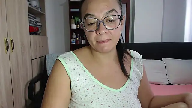 Snapshot of miia-big1boobs_ chatting on 03-17-25, 02:12 miia-big1boobs  online show from 03-17-25, 02:12