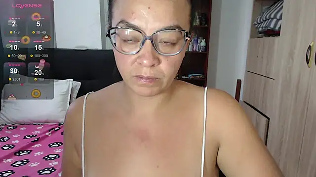 Snapshot of miia-big1boobs_ chatting on 02-17-25, 09:43 miia-big1boobs  online show from 02-17-25, 09:43