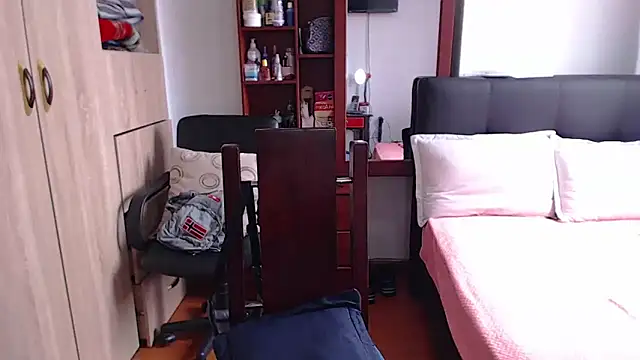 Snapshot of miia-big1boobs_ chatting on 03-19-25, 05:06 miia-big1boobs  online show from 03-19-25, 05:06