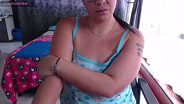 Snapshot of miia-big1boobs_ chatting on 09-19-25, 01:48 miia-big1boobs  online show from 09-19-25, 01:48