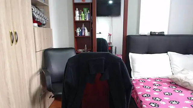 Snapshot of miia-big1boobs_ chatting on 03-05-25, 06:34 miia-big1boobs  online show from 03-05-25, 06:34