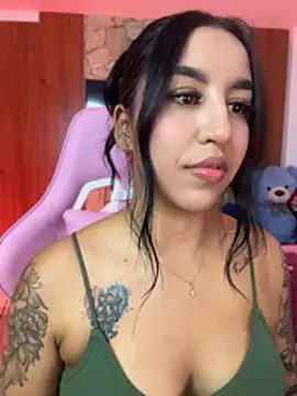 Snapshot of Tamara_Roberts1 chatting on 07-15-26, 01:45 Tamara Roberts1 online show from 07-15-26, 01:45