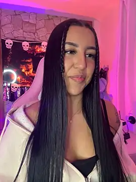 Tamara Roberts1 online show from 10-28-25, 01:39