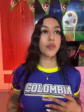 Snapshot of Tamara_Roberts1 chatting on 06-18-26, 02:10 Tamara Roberts1 online show from 06-18-26, 02:10