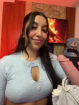 Snapshot of Tamara_Roberts1 chatting on 05-15-26, 12:30 Tamara Roberts1 online show from 05-15-26, 12:30