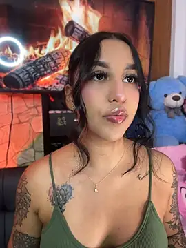 Snapshot of Tamara_Roberts1 chatting on 07-22-26, 02:13 Tamara Roberts1 online show from 07-22-26, 02:13